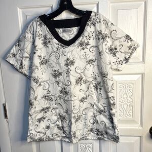 Uniform Advantage UA Scrubs Floral Black and White Women's Top